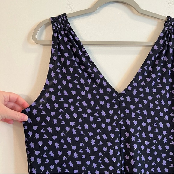 Women's CAbi Black and Purple floral Sleeveless Top size medium - Picture 2 of 5